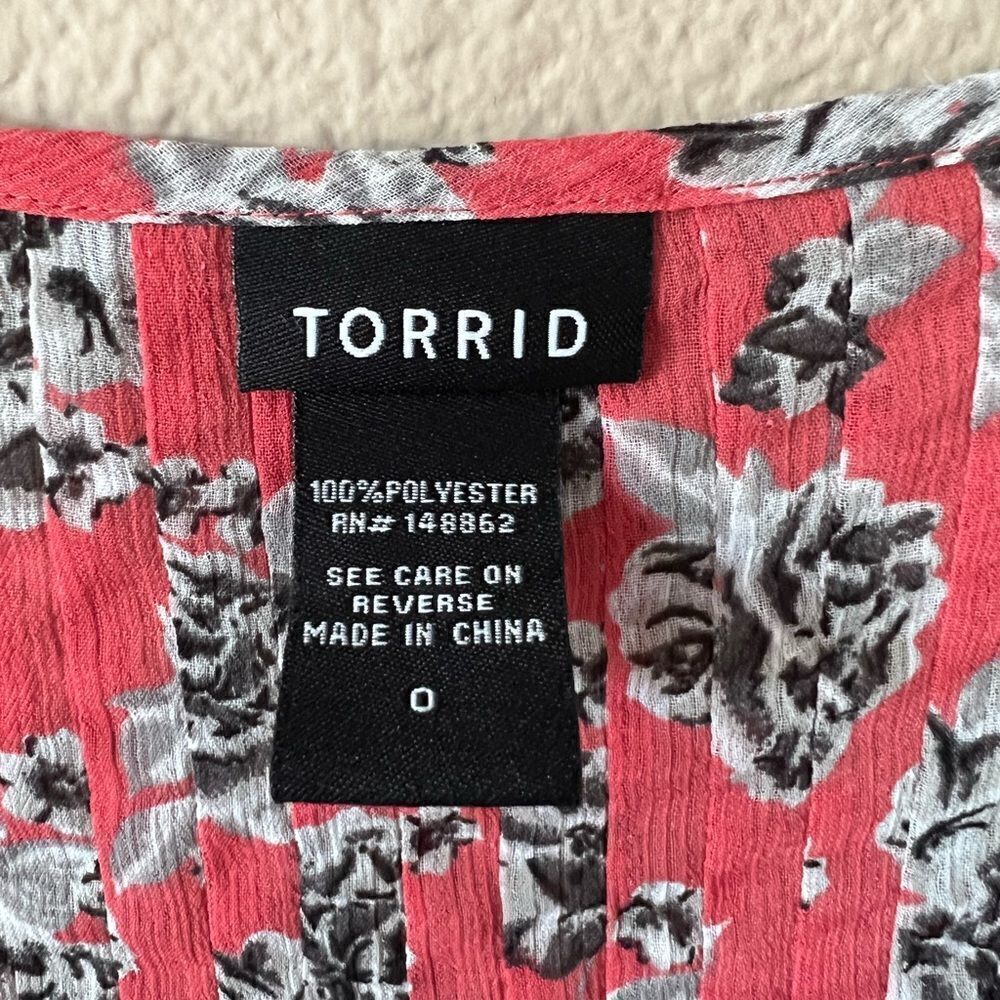 Torrid Floral Print Chiffon Pintuck Top - Picture 6 of 9